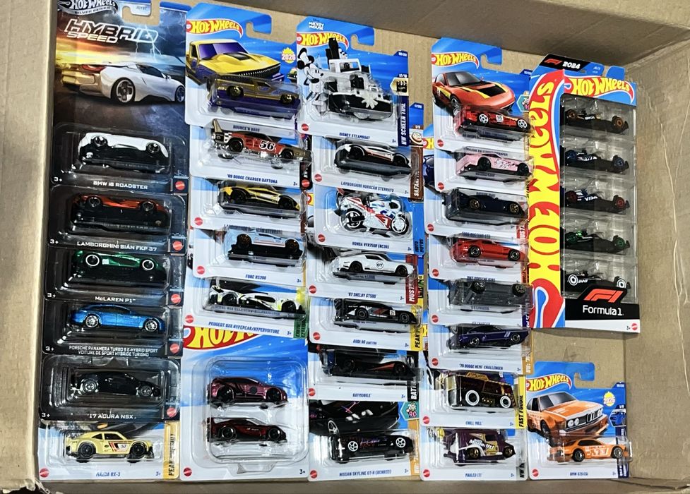 Hot wheels variados