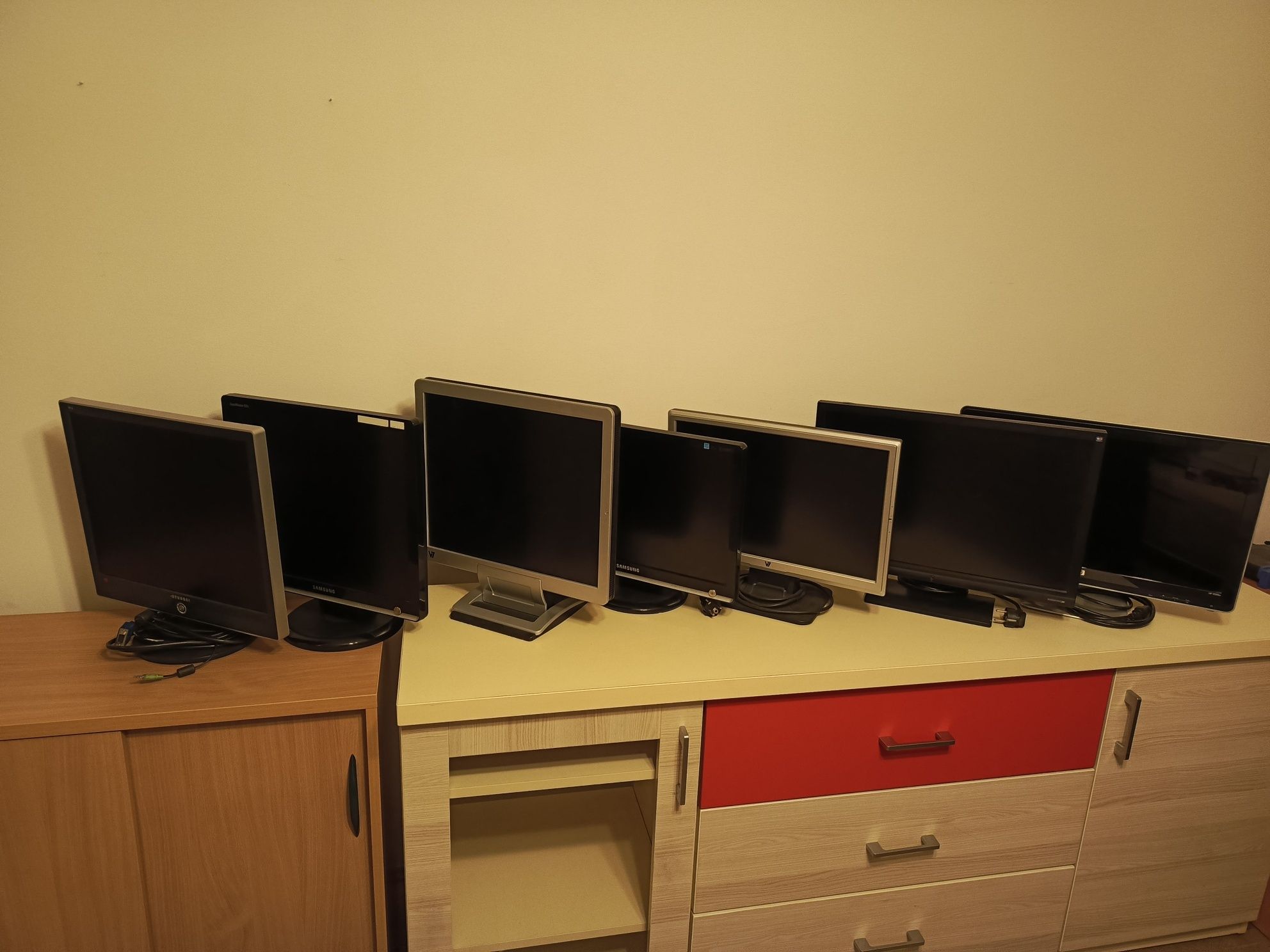 Monitor  HDMI 19, 20, 21, 22, 23, 24 cale
