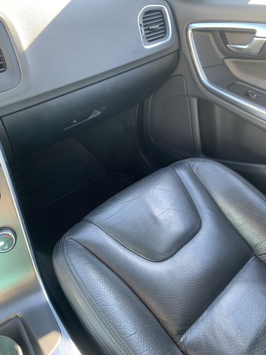 Volvo V60. Механика. 1,6 дизель. 2011