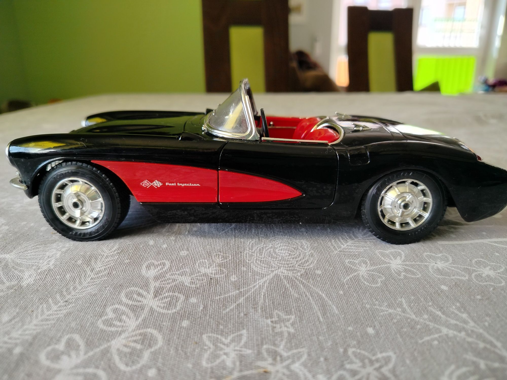 Model starego auta 1:18