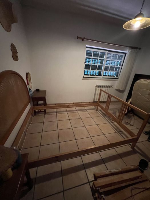 Cama de Madeira + Estrado
