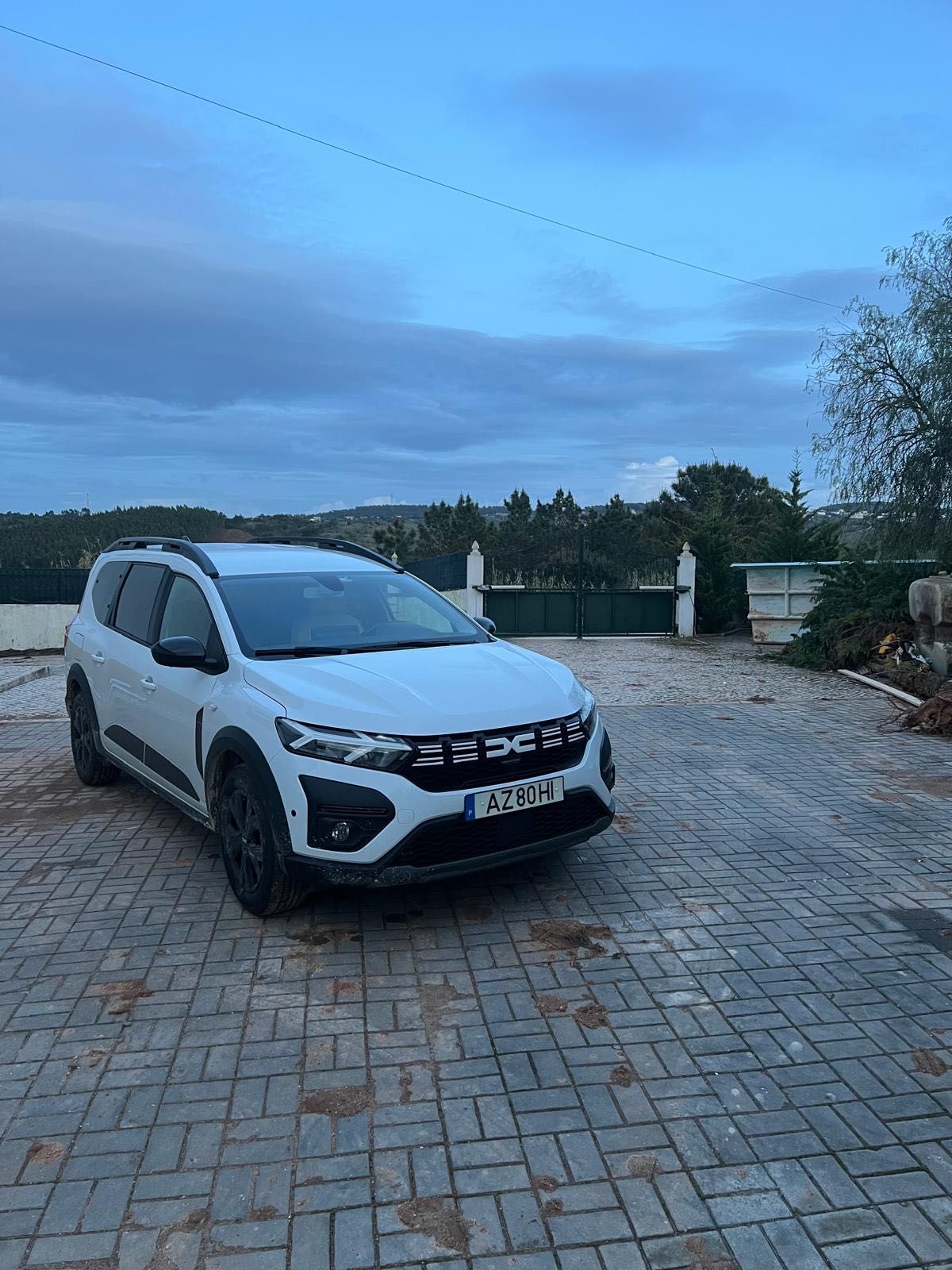 Viatura Dacia 7 lugares