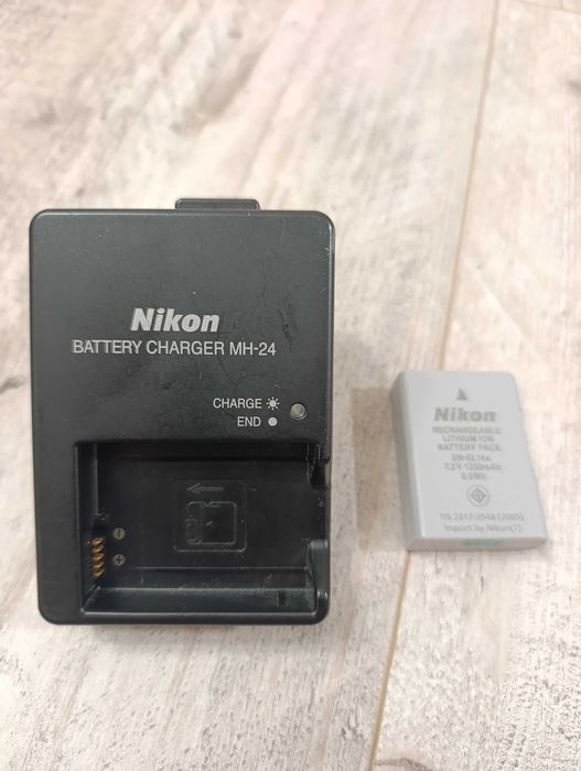 Aparat Nikon D3500 Lustrzanka  + 3 obiektywy - NIKKOR 70-200mm f4  !!!