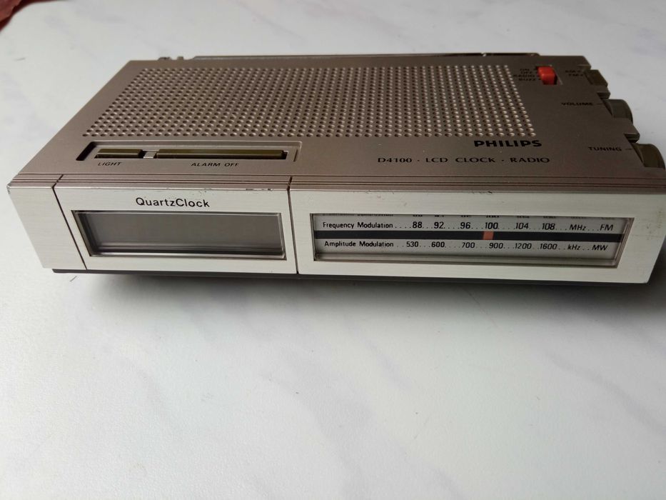 Радіо годинник Philips ретро