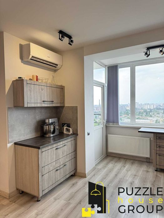 Продаж просторої 3-к квартири біля метро «Чернігівська»