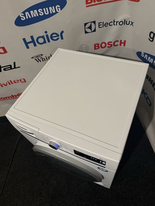 Сушильна машина/ сушка тепловий насос Siemens iQ700 WT47W5W0 8кг A+++