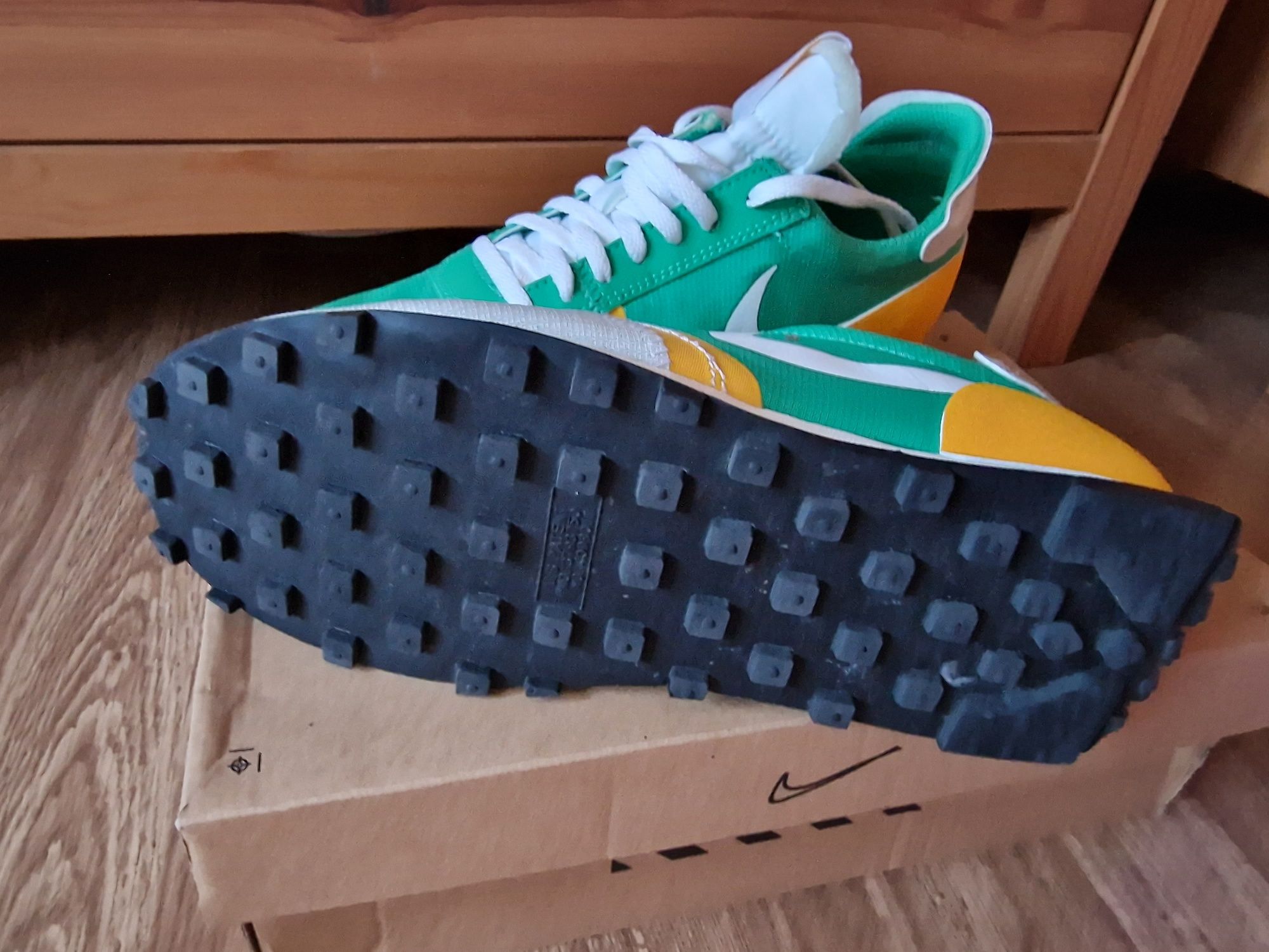 Tenis Nike verde amarelo