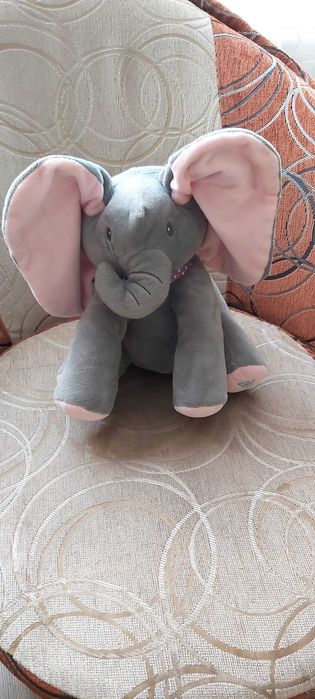 Interaktywny słonik mówi,gra.