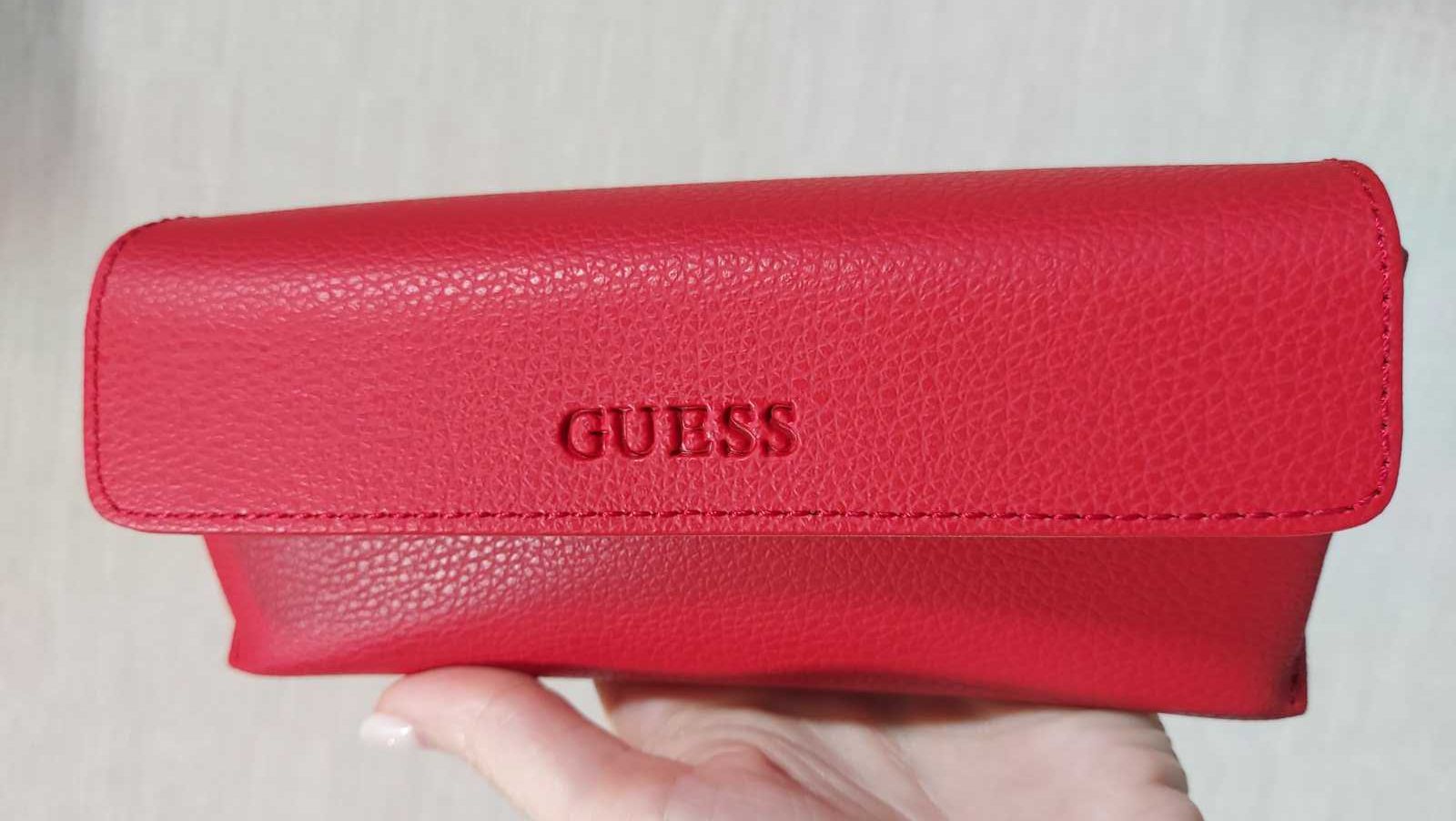 Женские очки GUESS