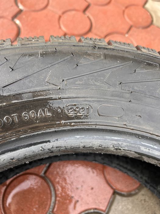Nokian Tyres 215 60 r16 состояние как новое