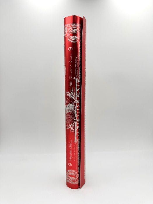 Escultura - Karl Lagasse (1981) - One Dollar Rolls RED SHINE
