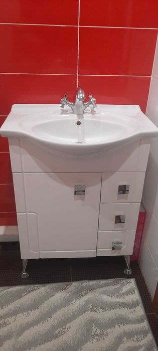 Тумба з умивальником