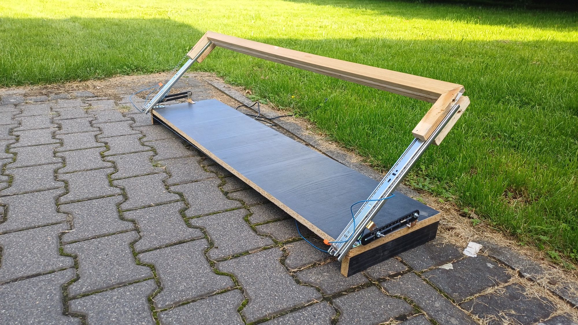 Gilotyna do styropianu gotowa do pracy (cięcie pod kątem) 105-135 cm