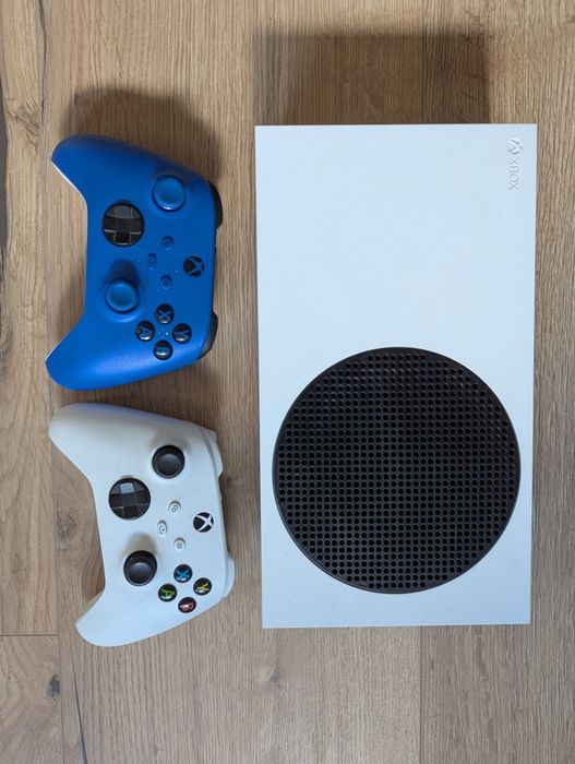 Konsola Xbox one S +2 pady| działa idealnie