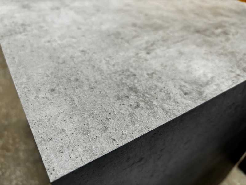 Stolik kawowy pomocniczy o wyglądzie betonu kostka Lesley 45x45x50cm