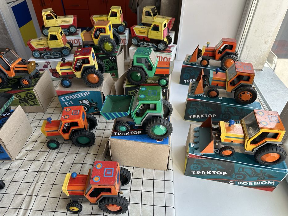 Ігрушка ссср Трактор