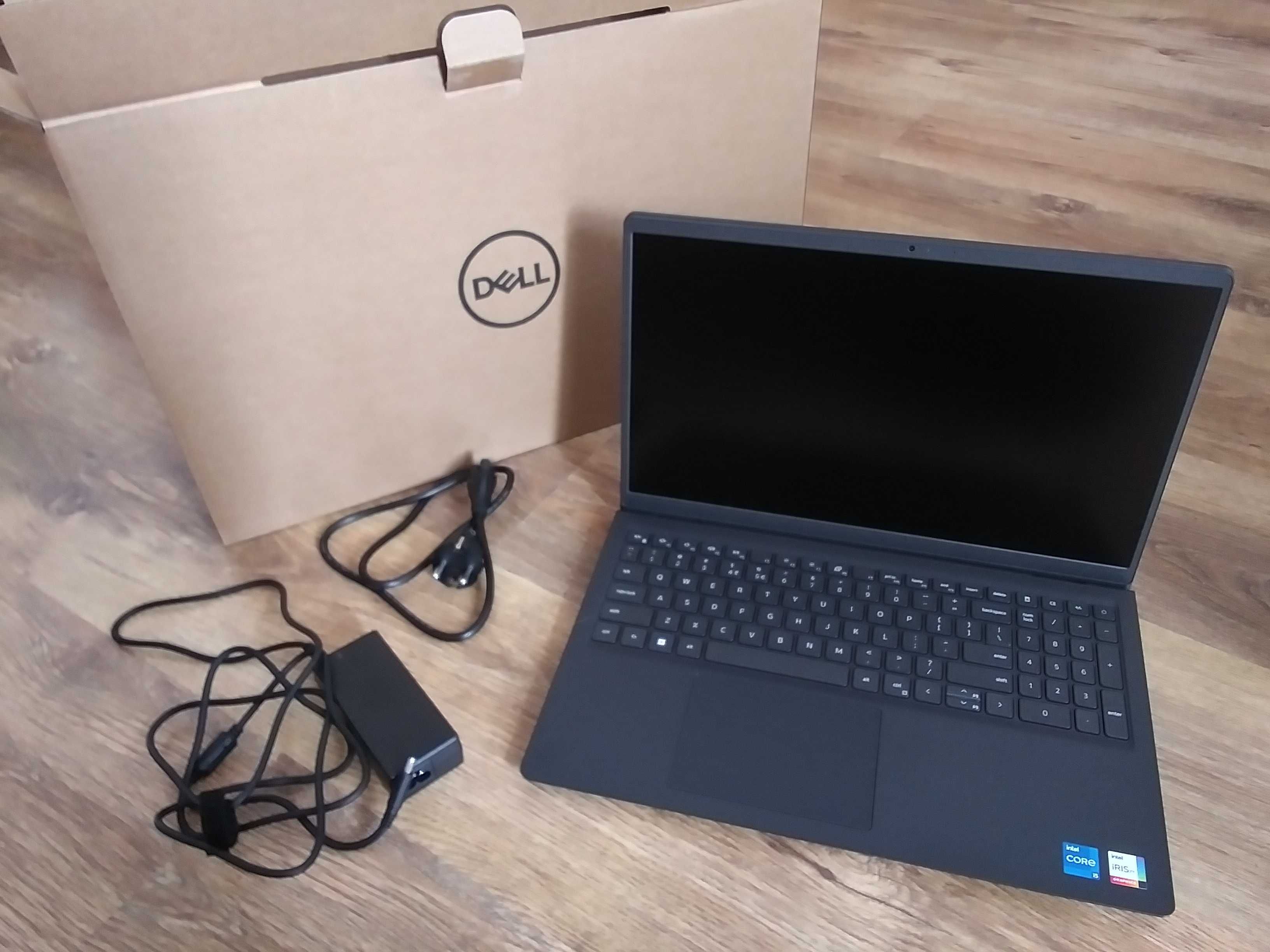 Dell Vostro 3520 NOWY