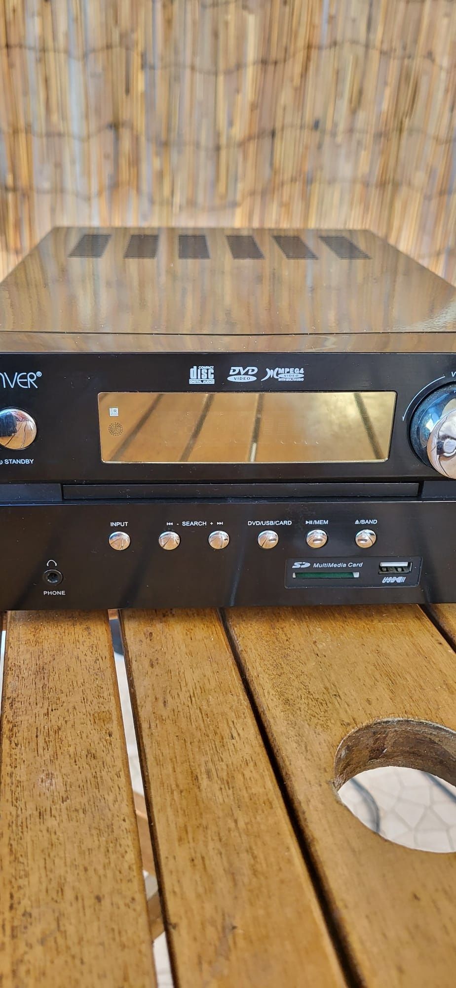 Leitor de DVD e CD com cartão SD e USB