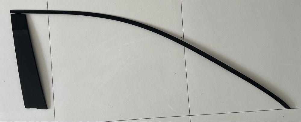 Декоративні накладки правої передньої двері hyundai ioniq5 82261-GI010