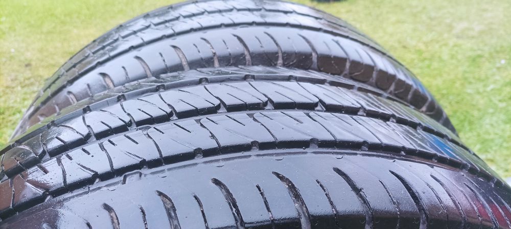 Opony Letnie Uniroyal 215/60/17