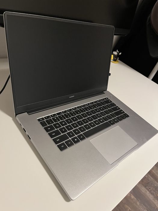 Laptop Huawei MateBook D 15 i5-10210U/8GB/512/Win11 srebrny
