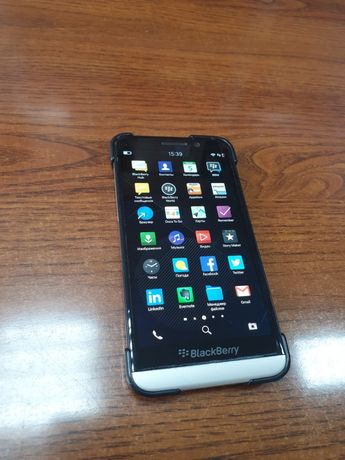 Смартфон Blackberry z30. STV 100-2