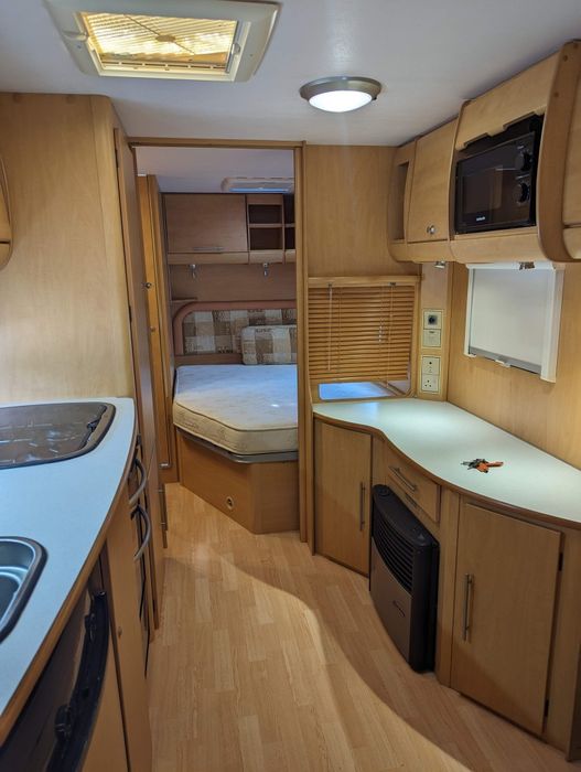 Caravana,de luxo ,quarto separado,levo ao local