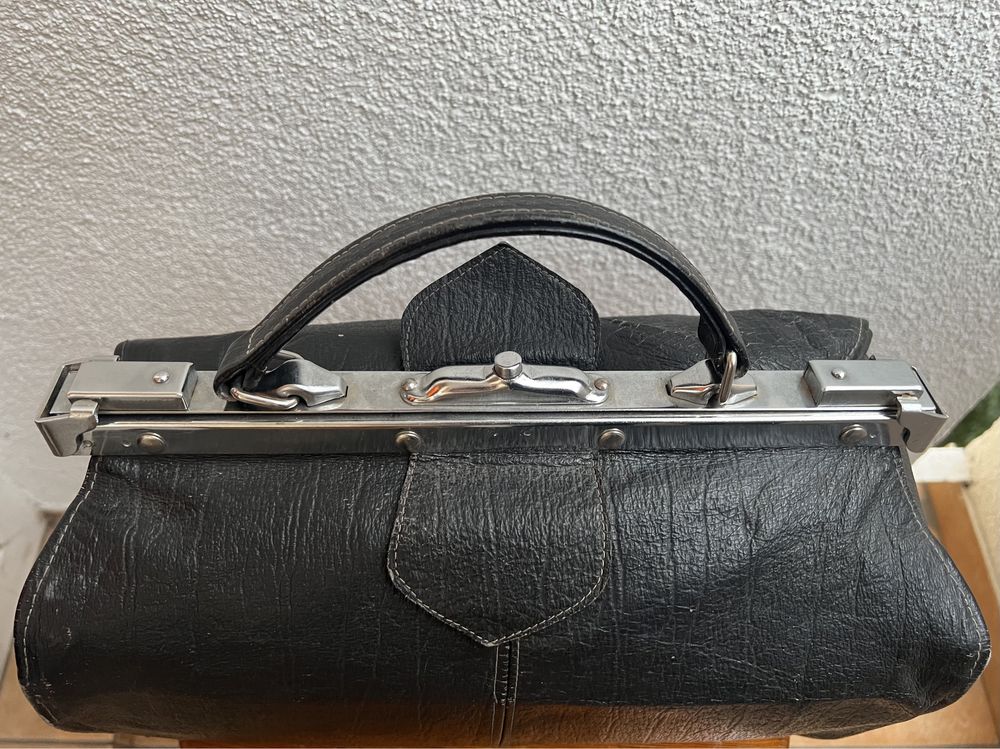 Czarna torba lekarska Dl 34 cm