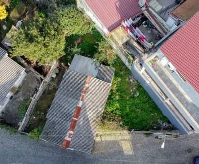 Moradia independente c/ terreno (para renovar) em Pedrouços