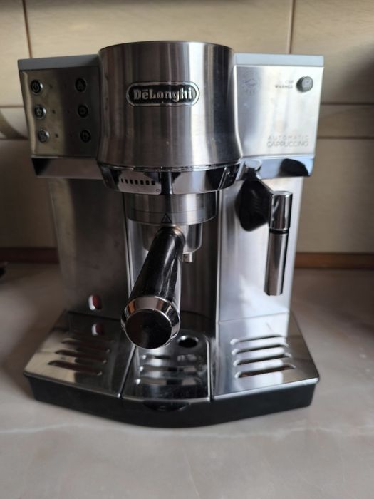 Express do kawy ciśnieniowy  DELONGHI EC 860 + Młynek do kawy DELONGHI