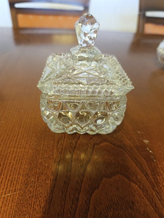 Kryształowa cukiernica