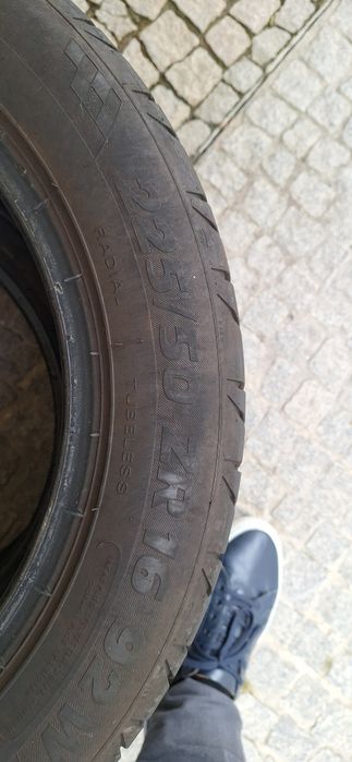 Pneus 205.55.16 e 225.50.16