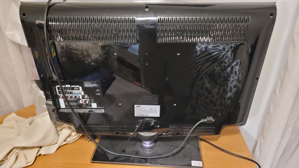 Telewizor Samsung 32  całe Full HD 100 Hz