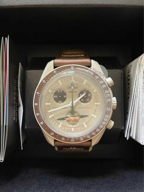 Omega x Swatch SO33T100 Saturn – Aurora Planetarna