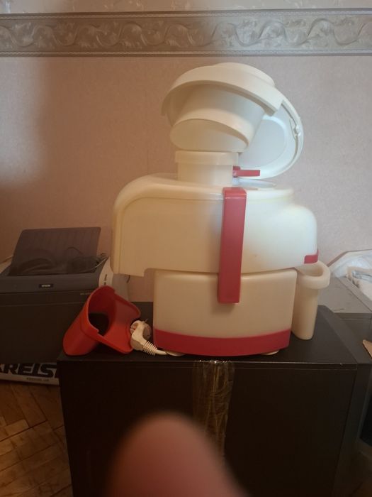 Продам соковыжималку новую