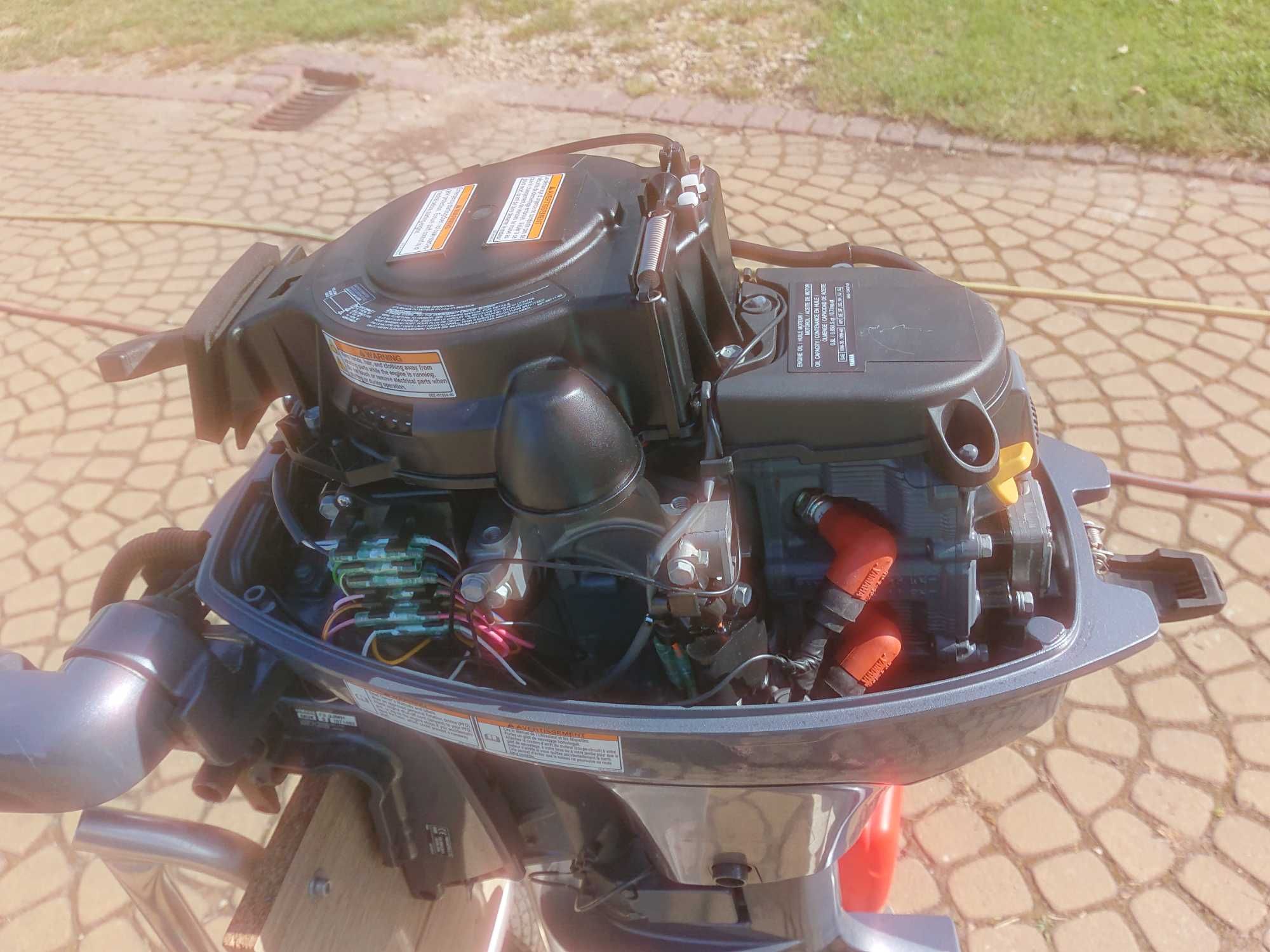 Ponton morski Viamare 380S z silnikiem Yamaha f9.9, bimini,koła