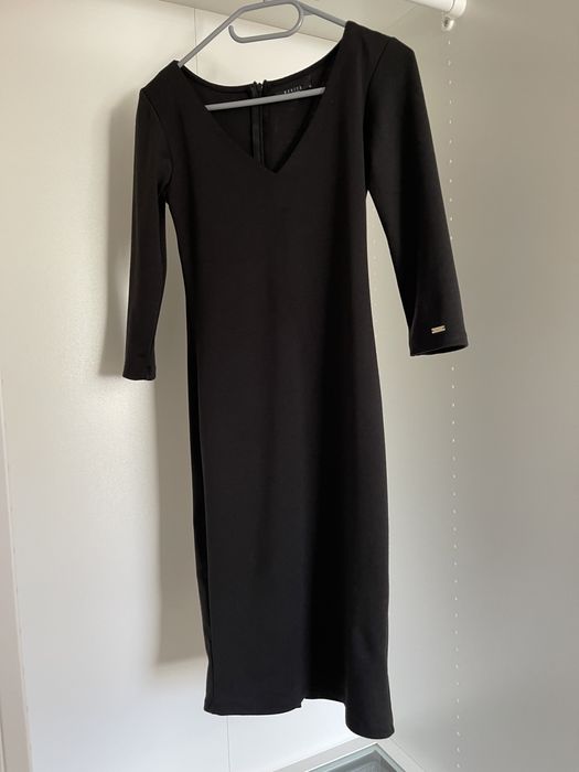 Sukienka tuba z rękawem  3/4