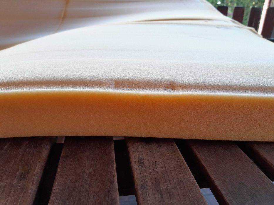 Łóżko polowe - wkład z rozkładanego tapczanu, sofy