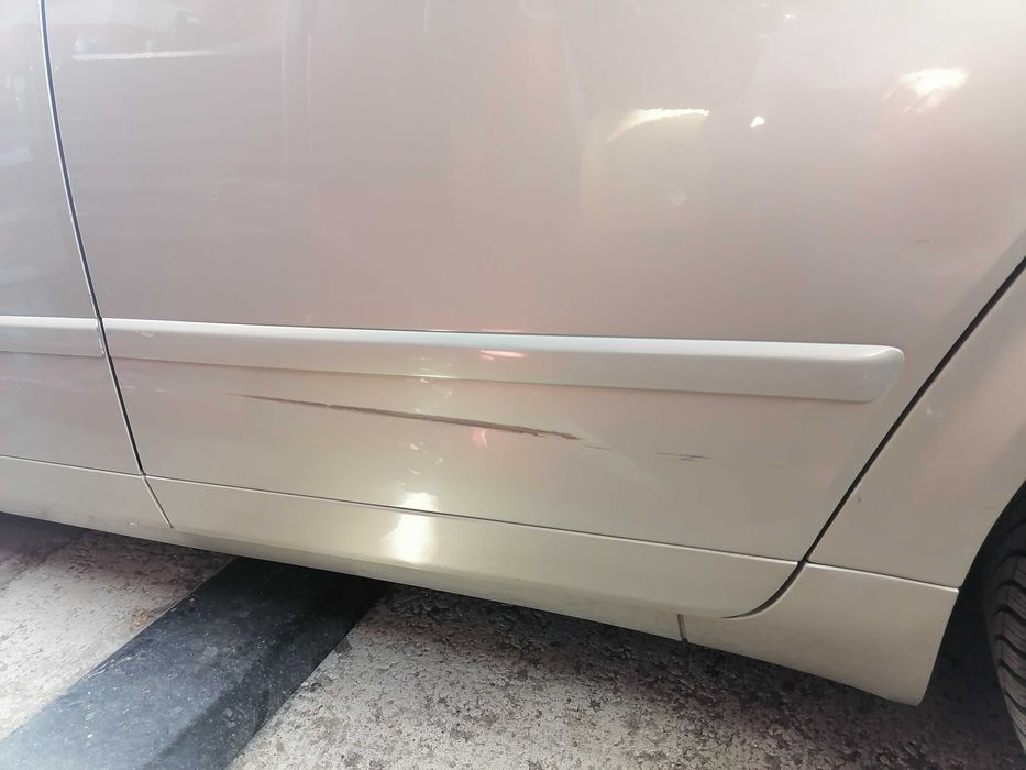 LY1X Audi A4 B6 drzwi lewy tył sedan Rybnik