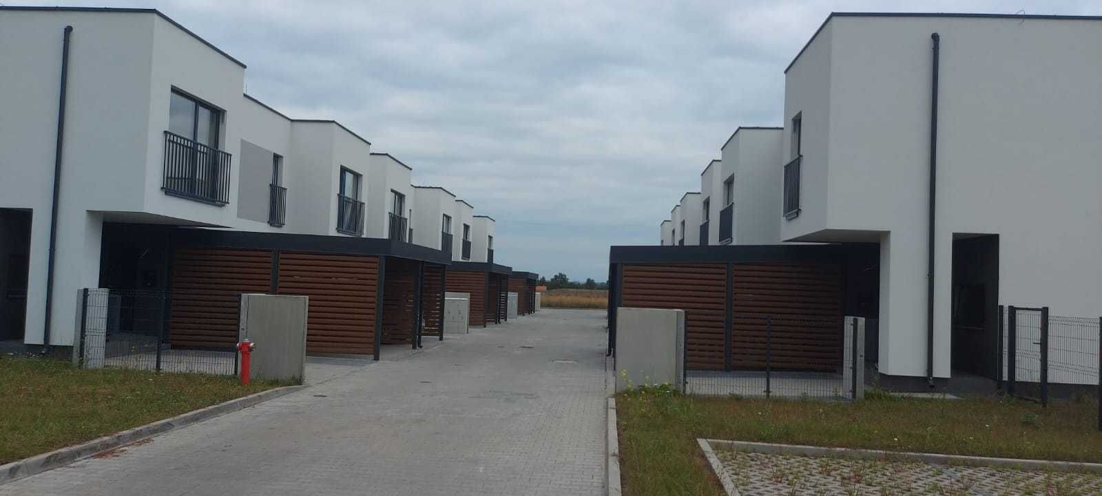 Garaż, wiata garażowa, altana, carport