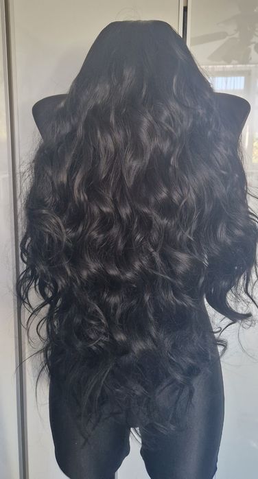 Syntetyczna peruka, ciemny brąz, długość 80 cm od nasady, nowa