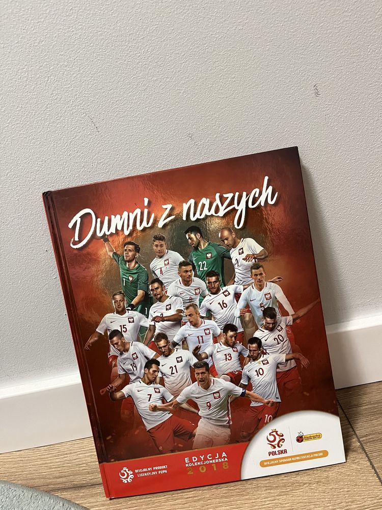 Album „Dumni z naszych” 2018 - prawie komplet, brak 6 kart, stan dobry
