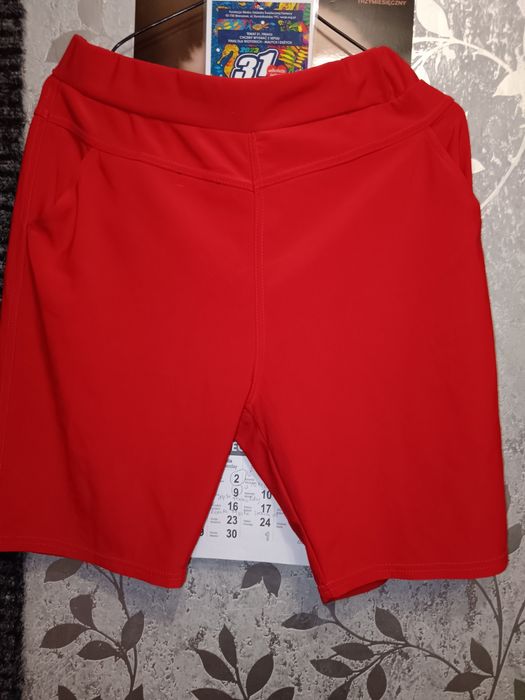 Krótkie spodenki damskie. Czerwone. L