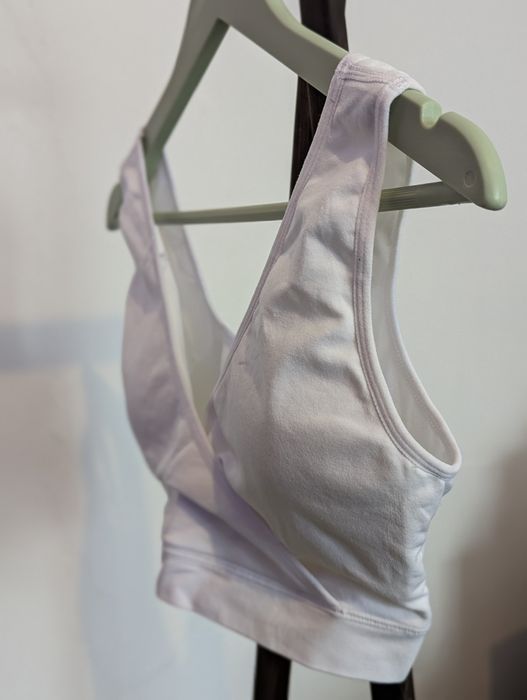 Просто не реальний лиф. Білосніжного кольору. З вставками.