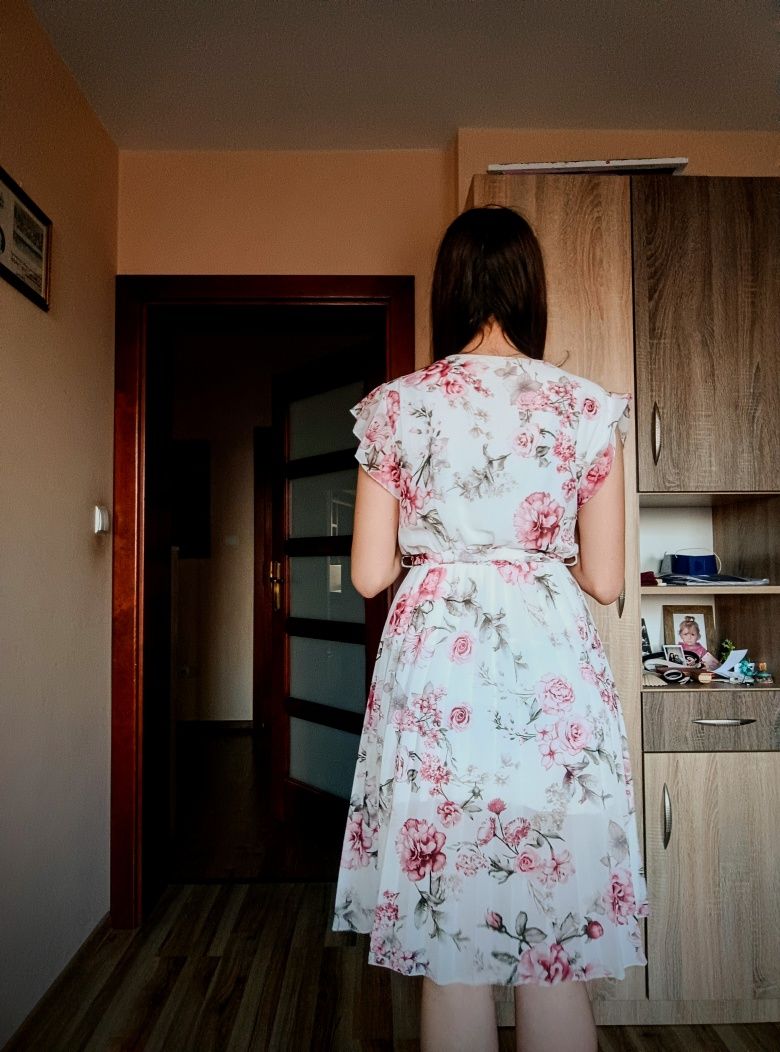 Sukienka letnia plisowana w kwiaty