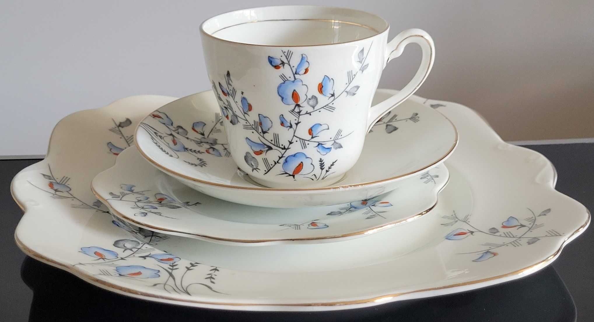 Angielska kostna porcelana Colclough trio z paterą błękitne kwiaty