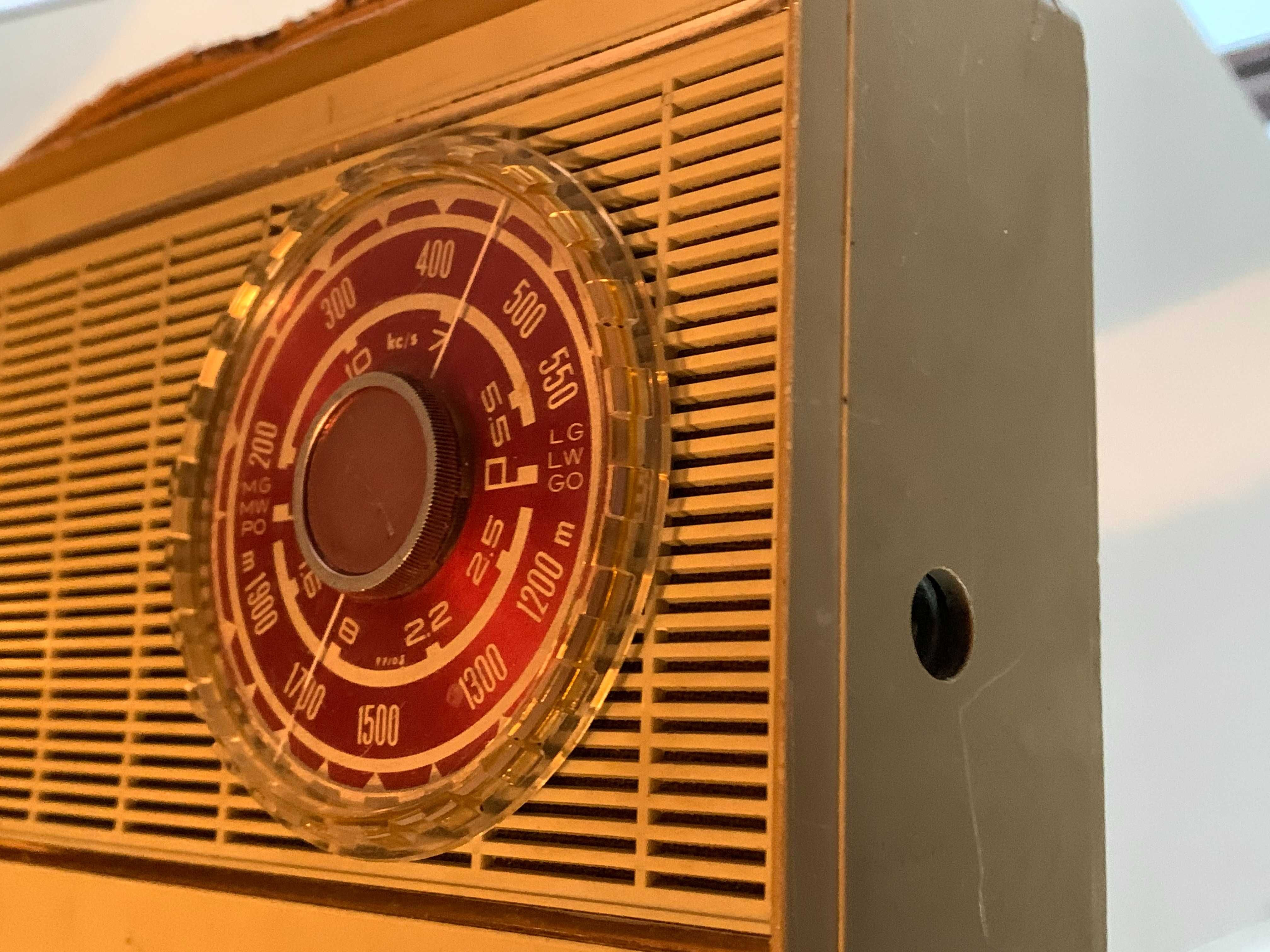 25€ - Radio suíço do início anos 60 - MEDIATOR MD6515T