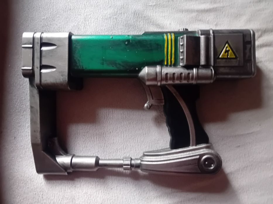 Pistolet laserowy . Fallout . Guma Pu