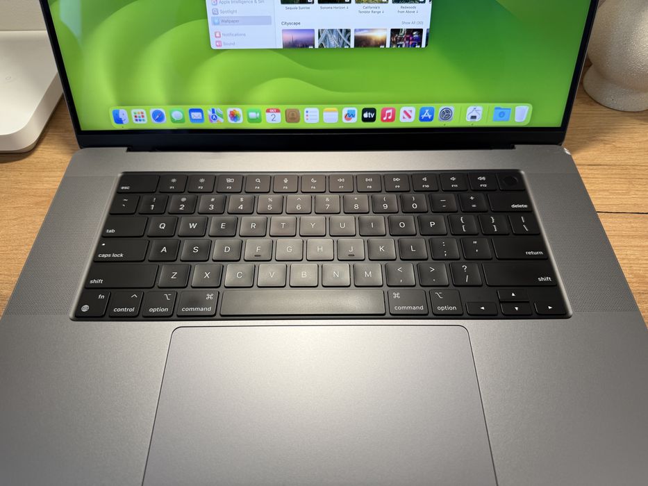 MacBook Pro 16 2021 32GB 1TB Space 92%