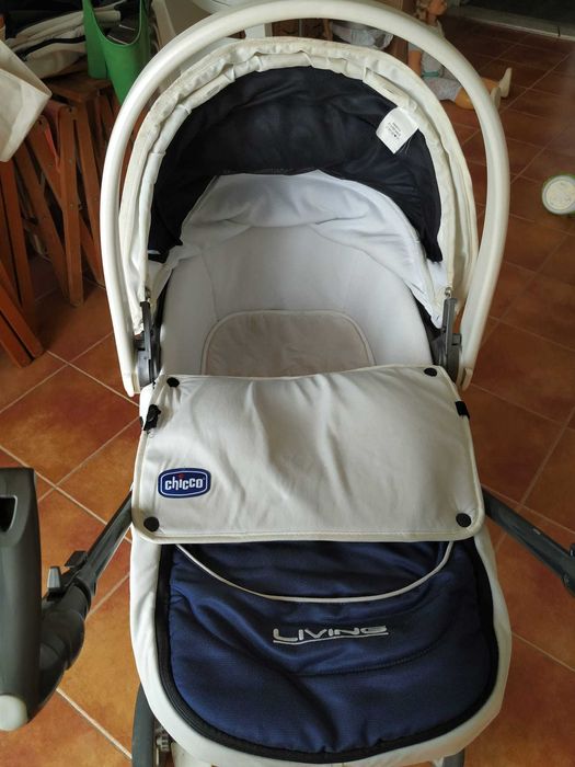 Carrinho, ovo e alcofa da Chicco